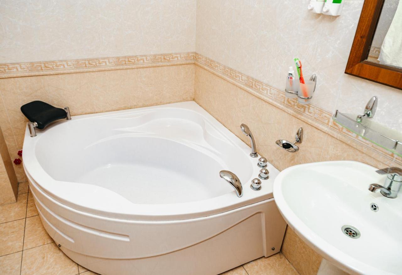 Buyuk Ipak Yo'Li Hotel Namangan Zewnętrze zdjęcie